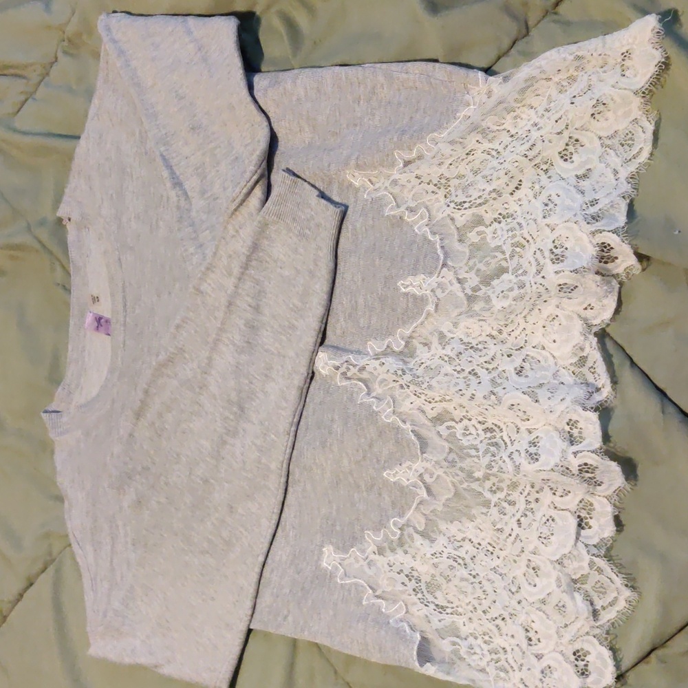 Grey long sleeve crop top
